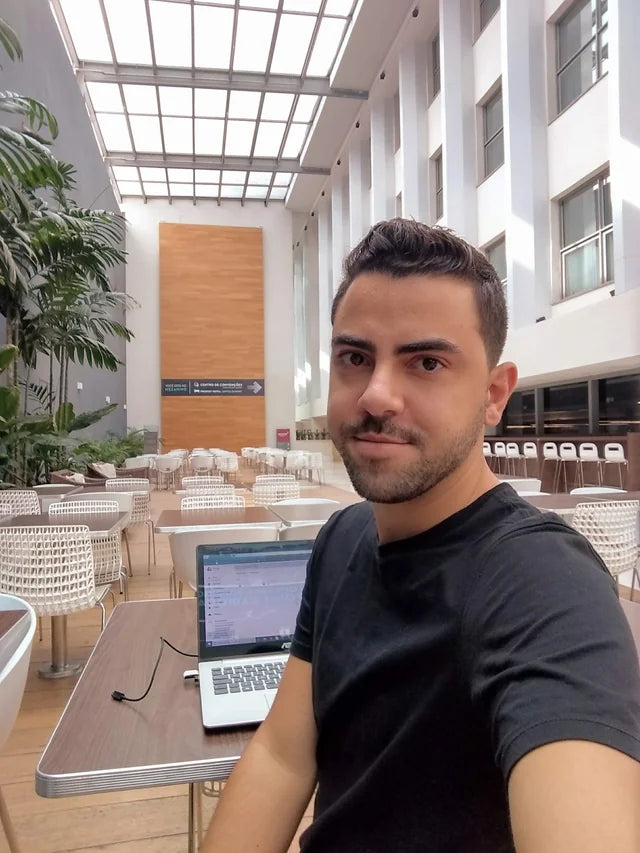 files/fotohombre.webp